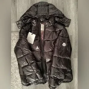 ピタカゲ⋆MONCLER⋆アウター ジャケット・訳あり s_wp_65a2a8f82fbf1ab586c5834e.webp
